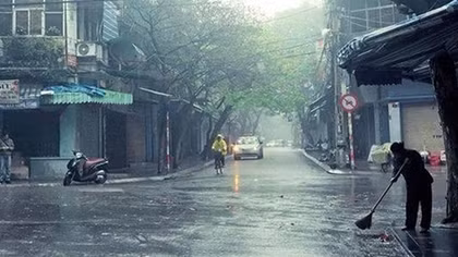 Ba miền đều có mưa giông, Hà Nội trời nồm ẩm