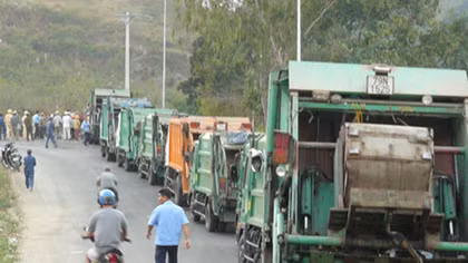 Dân chặn xe rác và câu chuyện niềm tin