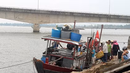 Chuyện 44 người thoát chết trong gang tấc trên con tàu ra đảo Cồn Cỏ bị đắm