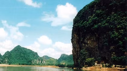 Dầu thô “thất thế”, du lịch lên ngôi