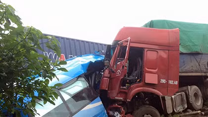 Tai nạn kinh hoàng tại dốc Cun, Hòa Bình