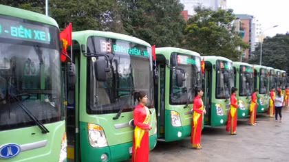 Liên kết xe buýt với Grab để thu hút khách đi xe