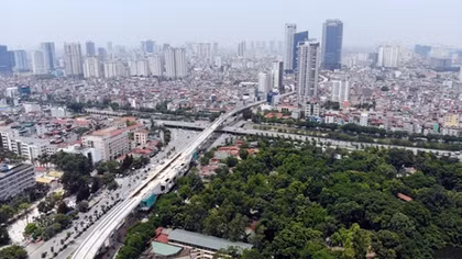 Bay trên tuyến đường sắt Nhổn - Ga Hà Nội chậm tiến độ nhiều năm qua