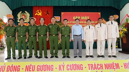 Trung đoàn Cảnh sát cơ động Bắc Trung bộ tổ chức gặp mặt truyền thống