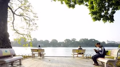 Hà Nội ngày nắng, tối mưa giông