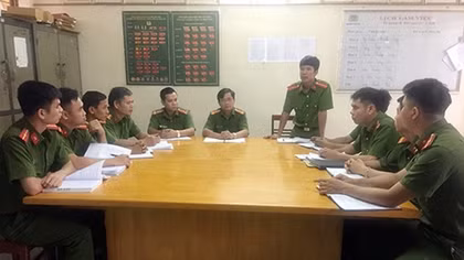 Thiếu úy Công an dũng cảm cứu người nhảy cầu tự tử
