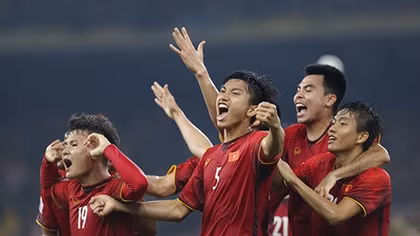 Việt Nam 2-2 Malaysia: Cuộc chiến đầy căng thẳng