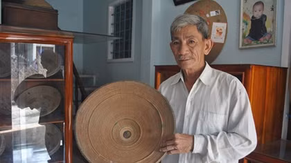 “Linh hồn” của làng nghề nón ngựa Phú Gia