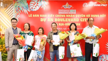 Việt Hưng Phát trao hàng trăm sổ hồng cho khách hàng tại dự án Boulevard City Bà Rịa - Vũng Tàu