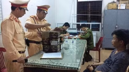 Cuối năm, đánh án hàng lậu trên quốc lộ 9