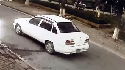 Tài xế đâm gãy chân bé gái 4 tuổi rồi bỏ trốn
