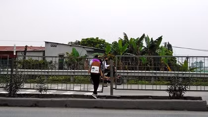 Nhiều nguy cơ tiềm ẩn từ việc "xé rào" để sang đường trên quốc lộ 5