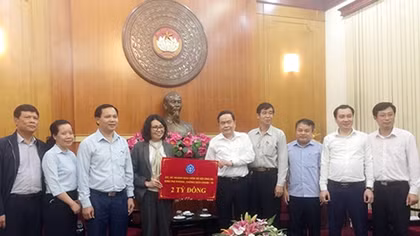 Thêm 125 tỷ đồng ủng hộ và đăng ký ủng hộ cho công tác phòng, chống dịch COVID -19
