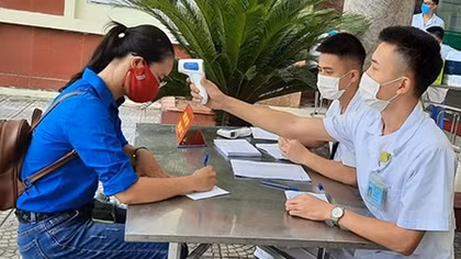Việt Nam phê duyệt thử nghiệm giai đoạn 3 vaccine Nanocovax