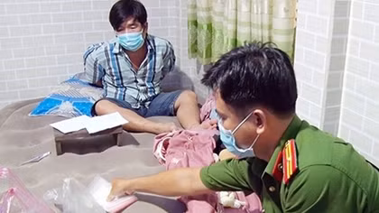 Đối tượng truy nã mang theo súng và 40 viên đạn