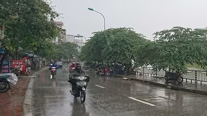 Hà Nội mưa rải rác cuối tuần