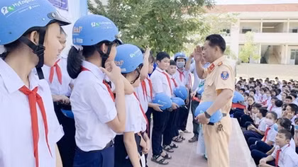Công an TP Nha Trang tuyên truyền về ATGT trong trường học 