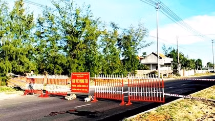 Dùng bữa cùng ngư dân nhiễm COVID-19, 11 người đi cách ly tập trung