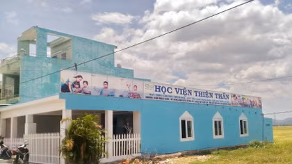 Cơ sở giáo dục mầm non tự nâng cấp tên lên tầm... Học viện !?
