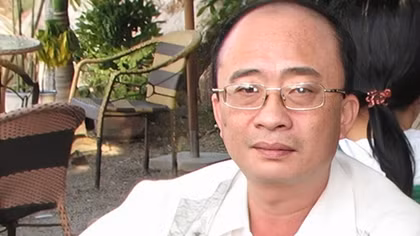 Chờ hầu tòa, một cựu nhà báo bị khởi tố thêm tội danh khác