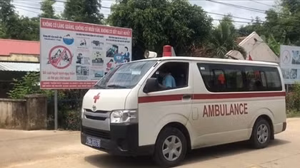 8 học sinh đi cấp cứu sau khi uống thuốc xổ giun