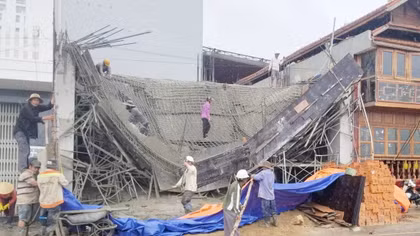 Sập sàn bê tông trần nhà khi vừa mới đổ xong
