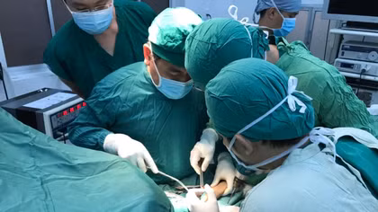 Cứu sống bệnh nhân hoại thư sinh hơi chân trái do nhiễm trùng vết thương