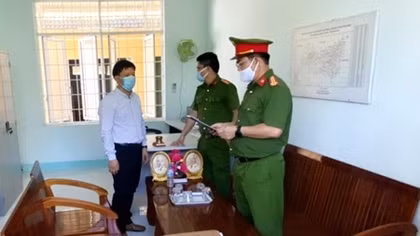 Khởi tố Hạt trưởng Hạt kiểm lâm huyện Tây Hòa cùng 4 cán bộ