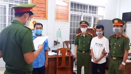 Đề nghị khen thưởng Công an xã và người dân bắt kẻ trộm chuyên nghiệp