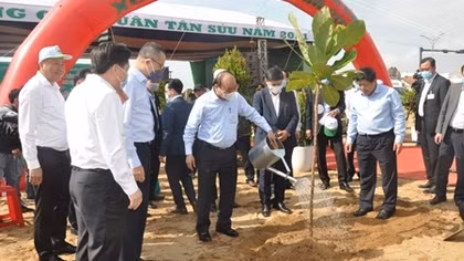 Thủ tướng Chính phủ dự lễ “Tết trồng cây” xuân Tân Sửu tại Phú Yên
