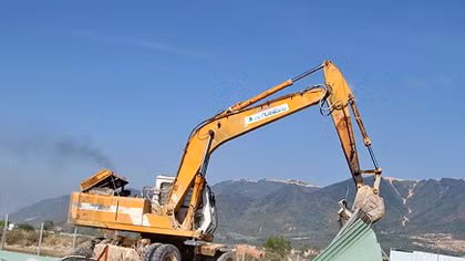 Cưỡng chế tháo dỡ 45 căn nhà xây dựng trái phép tại một xã ở TP Nha Trang