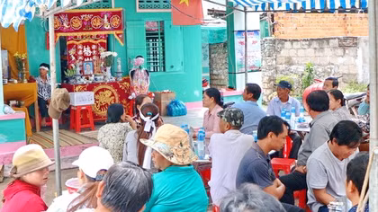 Tang thương làng chài Lạc Tân 