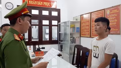 Truy bắt nhóm thanh niên vác hung khí giết người lúc rạng sáng