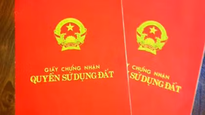 Chuyển cơ quan điều tra hồ sơ vụ 4 cán bộ cấp “sổ đỏ” trái luật 