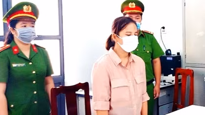 Nữ nhân viên văn phòng công chứng lừa đảo hơn chục tỷ đồng