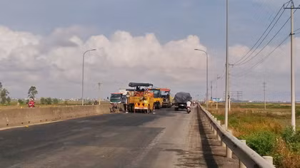 Tạm đình chỉ một cán bộ, đề nghị “cấm cửa” 6 nhà thầu xây dựng giao thông