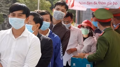 Diễn tập tiếp nhận công dân Việt Nam trở về từ Trung Quốc và vùng có dịch 