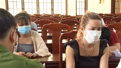 23 nam, nữ thuê nhà nghỉ để... “phê” ma túy