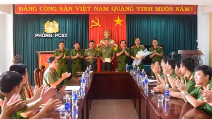 Thứ trưởng Lê Quý Vương gửi thư khen vụ triệt phá đường dây lừa đảo qua mạng