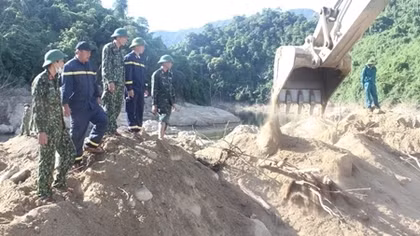 Nối lại tìm kiếm các công nhân mất tích tại Rào Trăng sau 3 ngày tạm nghỉ