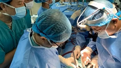 Chạy đua thời gian để thực hiện ca ghép tim xuyên Việt 