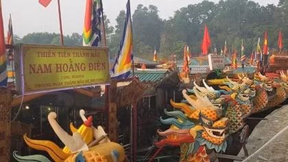 CSGT đường thủy đảm bảo an toàn lễ hội Điện Huệ Nam