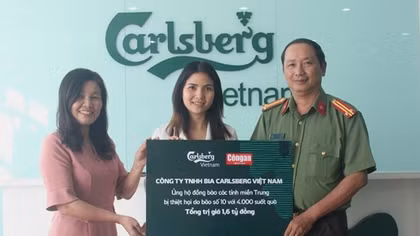 Carlsberg Việt Nam tặng 4.000 suất quà cho đồng bào miền Trung chịu thiệt hại bão số 10