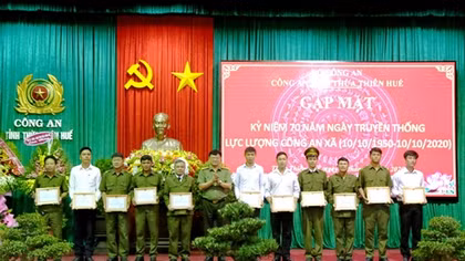 Thừa Thiên Huế: Khen thưởng nhiều cán bộ Công an xã 
