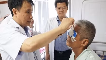 Cựu binh qua đời hiến tặng giác mạc mang lại ánh sáng cho người mù lòa