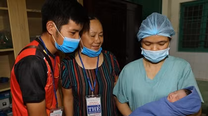 Mẹ con sản phụ mắc hội chứng tăng đông máu hiếm gặp được cứu sống 