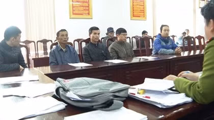Đường dây đánh bạc qua mạng hàng chục tỷ đồng núp bóng quán cà phê 