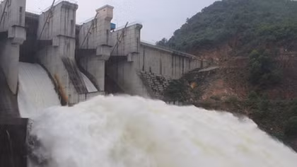 Mưa lớn, nhiều hồ thủy điện ở Thừa Thiên Huế điều tiết xả nước 
