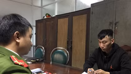 Bắt nhiều đối tượng người nước ngoài trong đường dây giả danh Công an lừa đảo