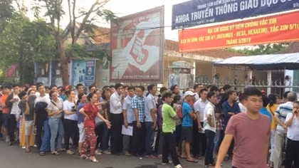 Sở Y tế Thừa Thiên- Huế lên tiếng việc hàng ngàn người dân xếp hàng đăng ký tiêm vắc xin
